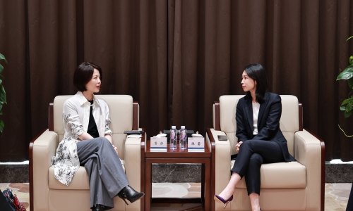 渣打银行（中国）有限公司副行长鲁静莅临爱游戏全站app官方网站调研